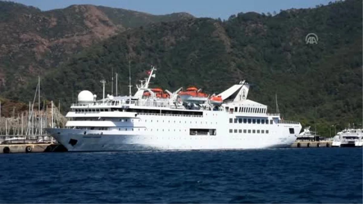 Orient Queen, Marmaris Limanı\'na demirledi