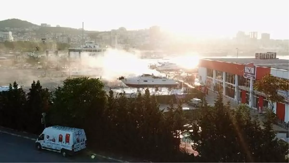 Pendik Marina\'da bakıma alınan teknede yangın