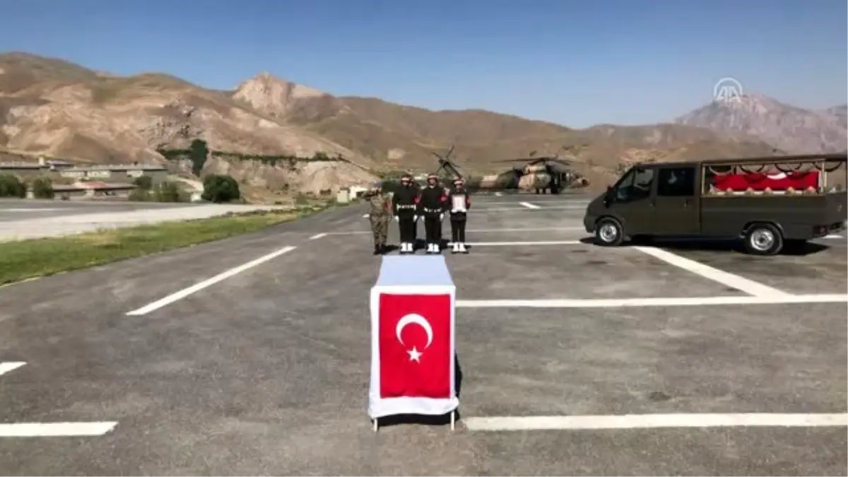 Şehit Piyade Er Yıldız için Hakkari Dağ ve Komando Tugayı\'nda tören düzenlendi