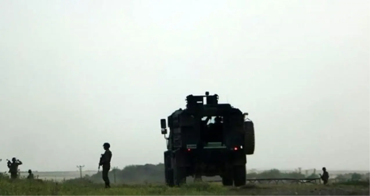 Yol kontrol noktasına hain saldırı: 2 askerimiz yaralandı