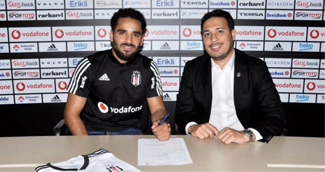 Beşiktaş, Douglas transferini resmen açıkladı