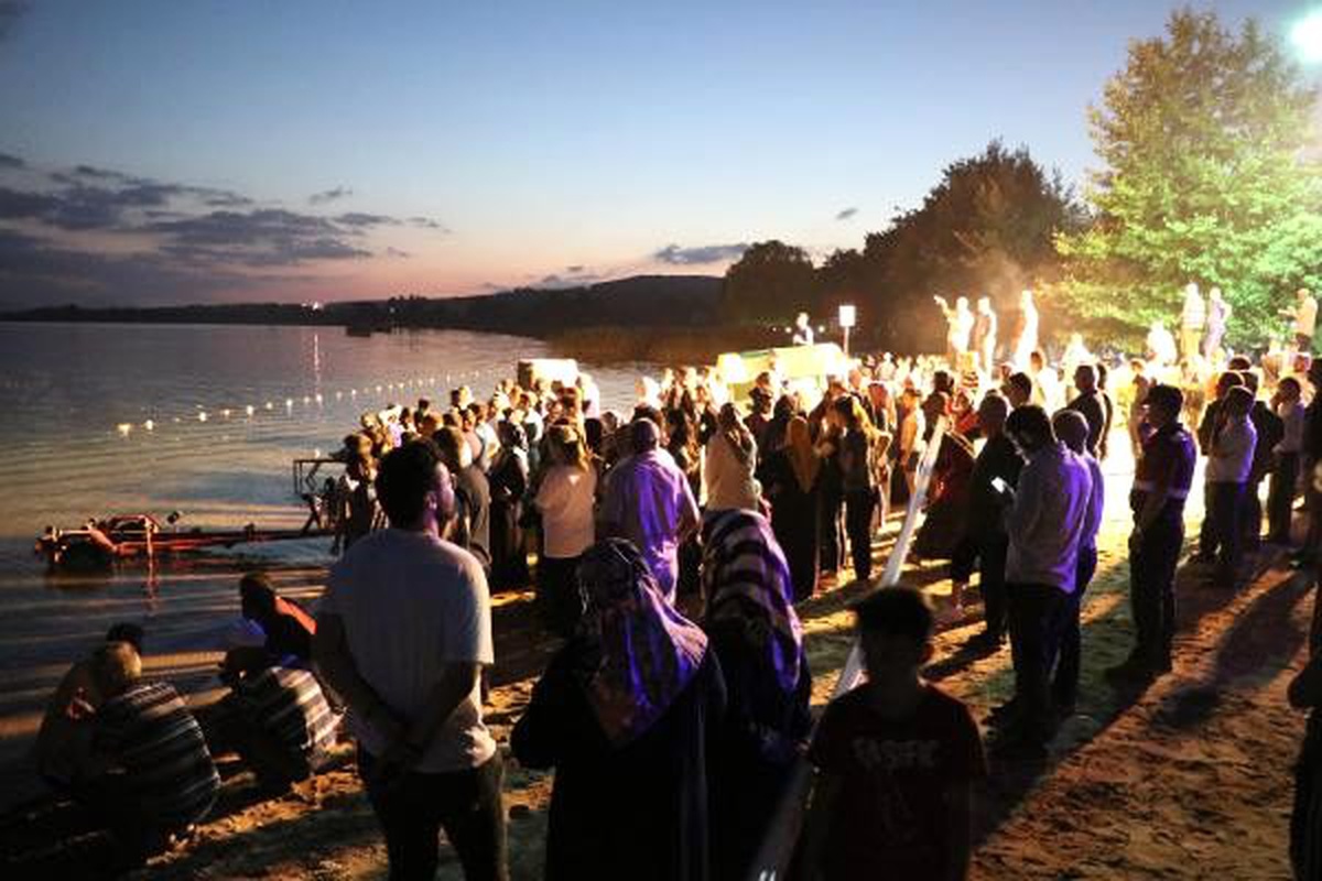 Kiraladıkları sandaldan göle düşen çocuk kayboldu (2)