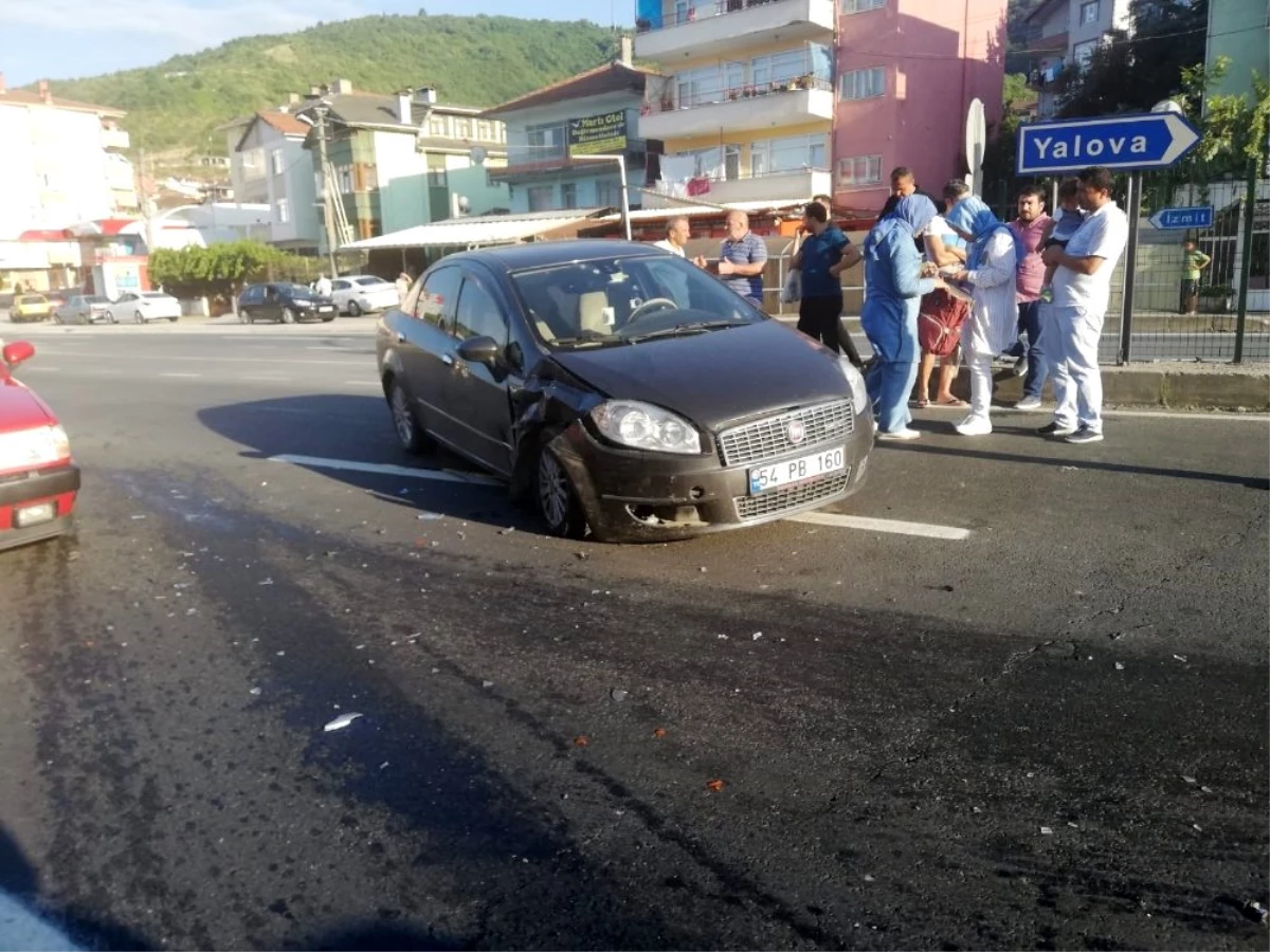 Kocaeli\'de trafik kazası: 3 yaralı