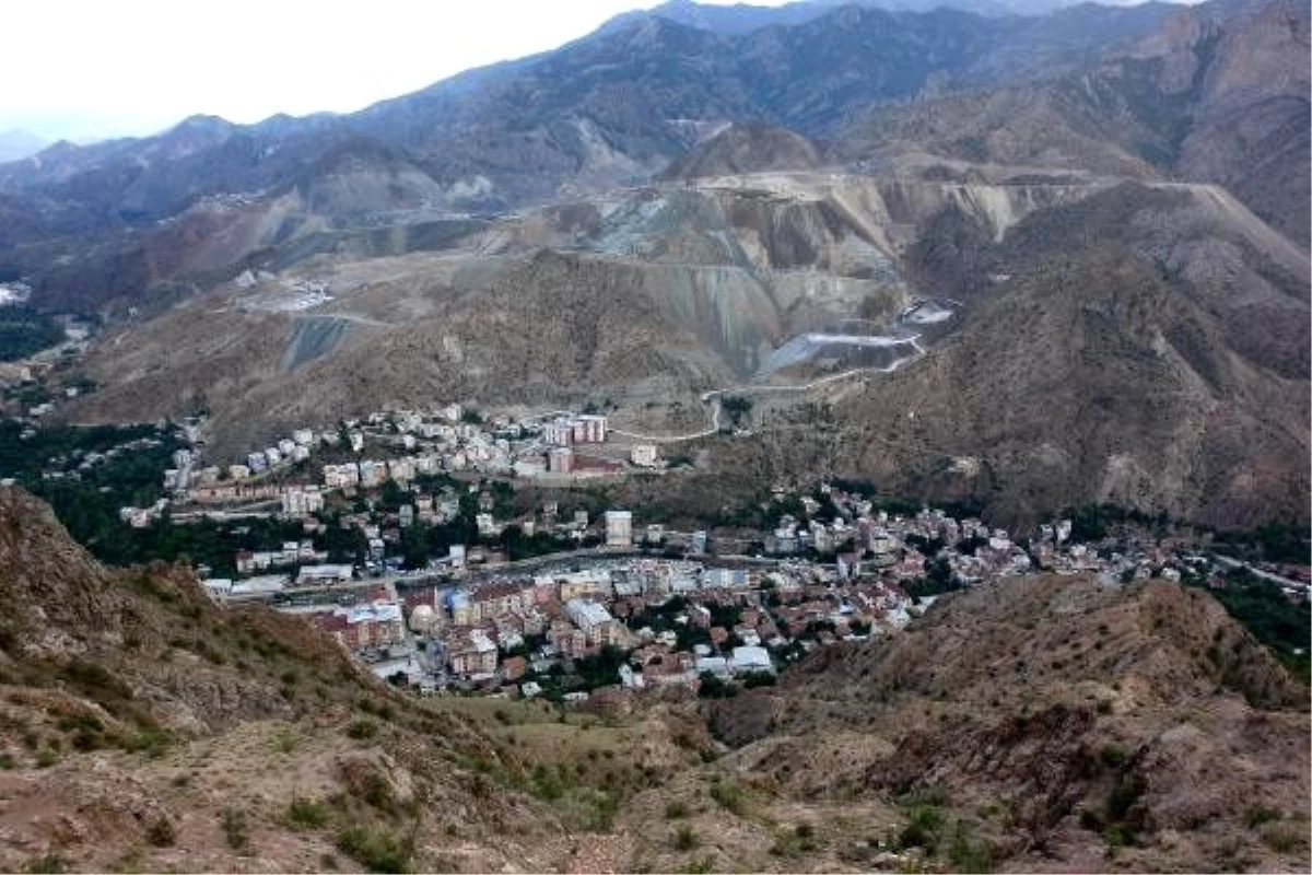 Su altında kalacak Yusufeli\'ne ziyaretçi akını yaşanıyor