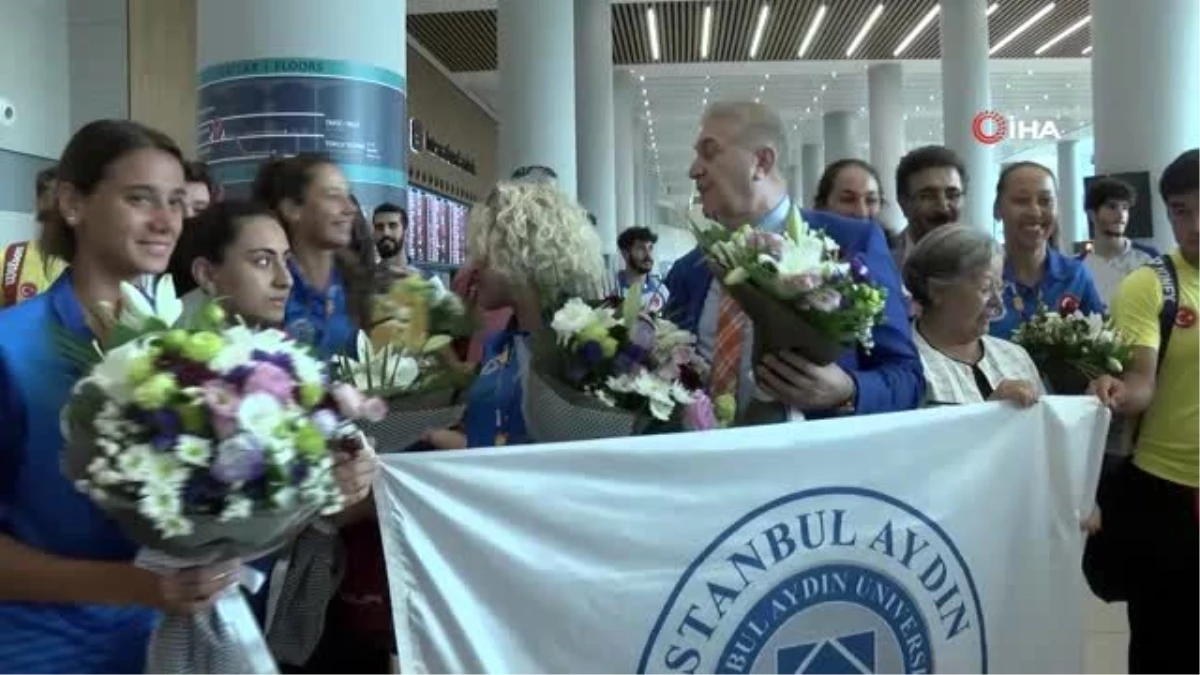 Aydın Üniversitesi\'nin şampiyon tenisçileri yurda döndü