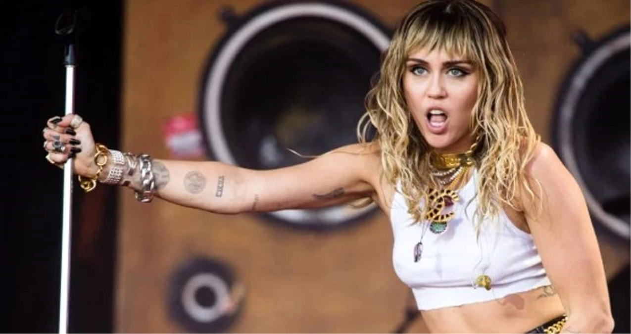 Miley Cyrus, "Ateşli yaz kızı" pozuyla takipçilerini heyecanlandırdı
