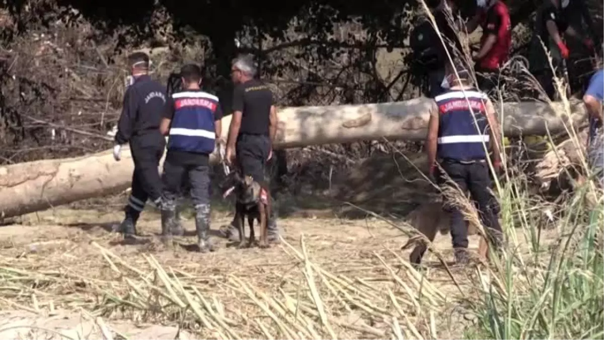 Uğurlu köyüne 1 kilometre uzaklıkta bir çocuk cesedi bulundu (3)