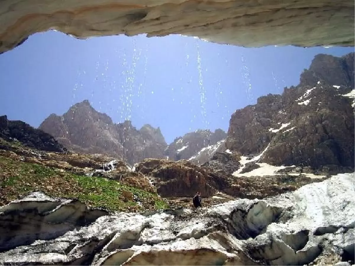 Cilo Dağları\'nda buzulların erimesi endişelendiriyor