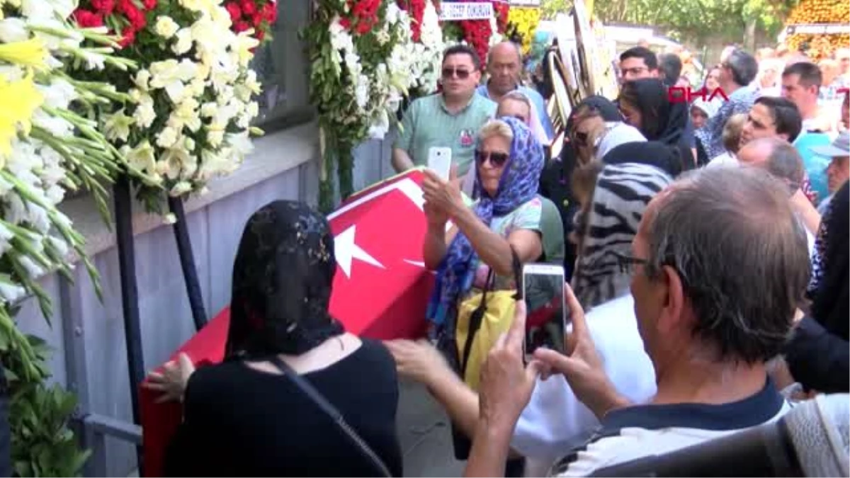 İzmir\'de Işılay Saygın için tören - TOPRAĞA VERİLDİ