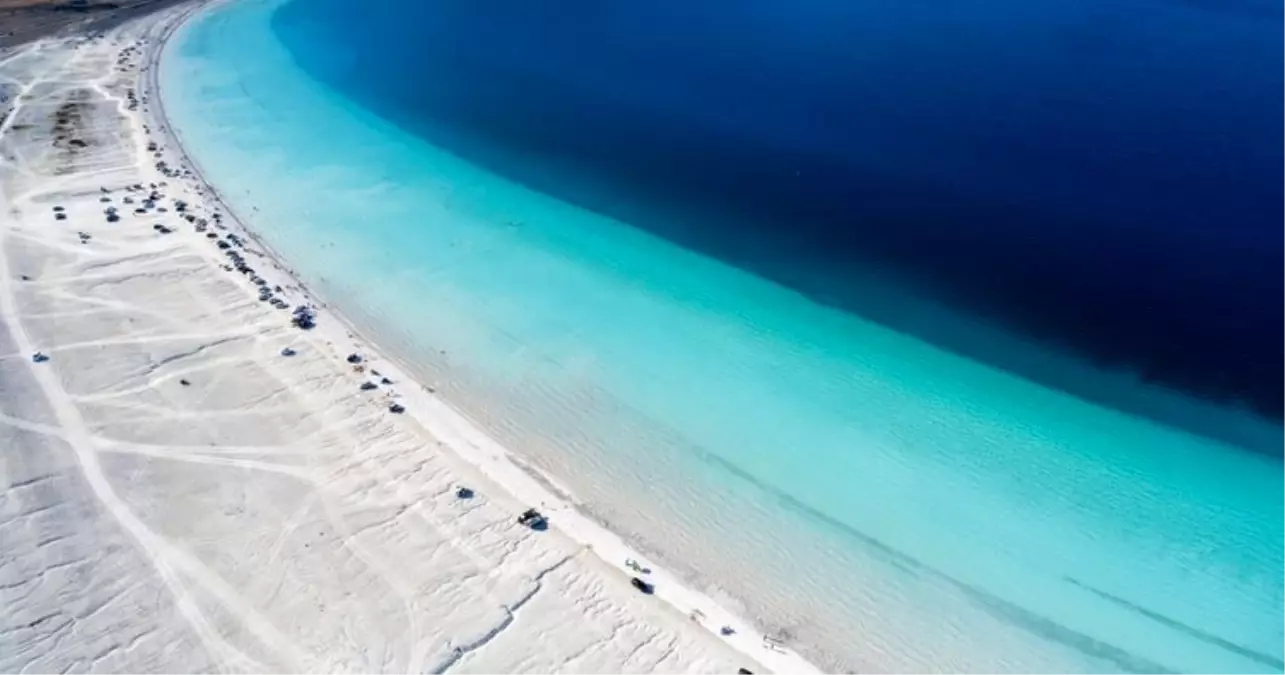 Salda Gölü\'ne yapılması planlanan millet bahçesi için sosyal medyada tepkiler çığ gibi büyüyor