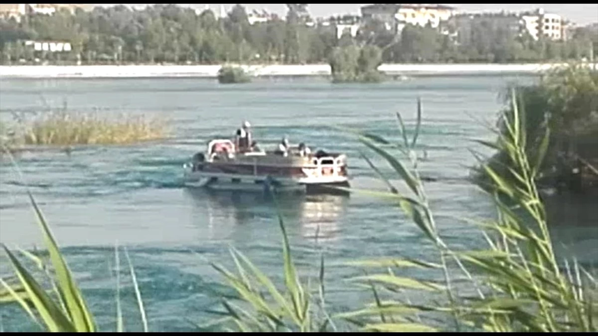 Serinlemek için Fırat Nehrine giren kişi kayboldu