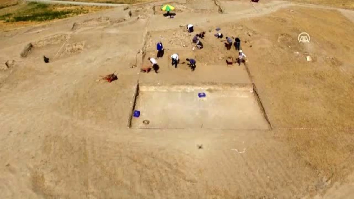 Van\'da Urartu aristokratlarının mezarlığı bulundu