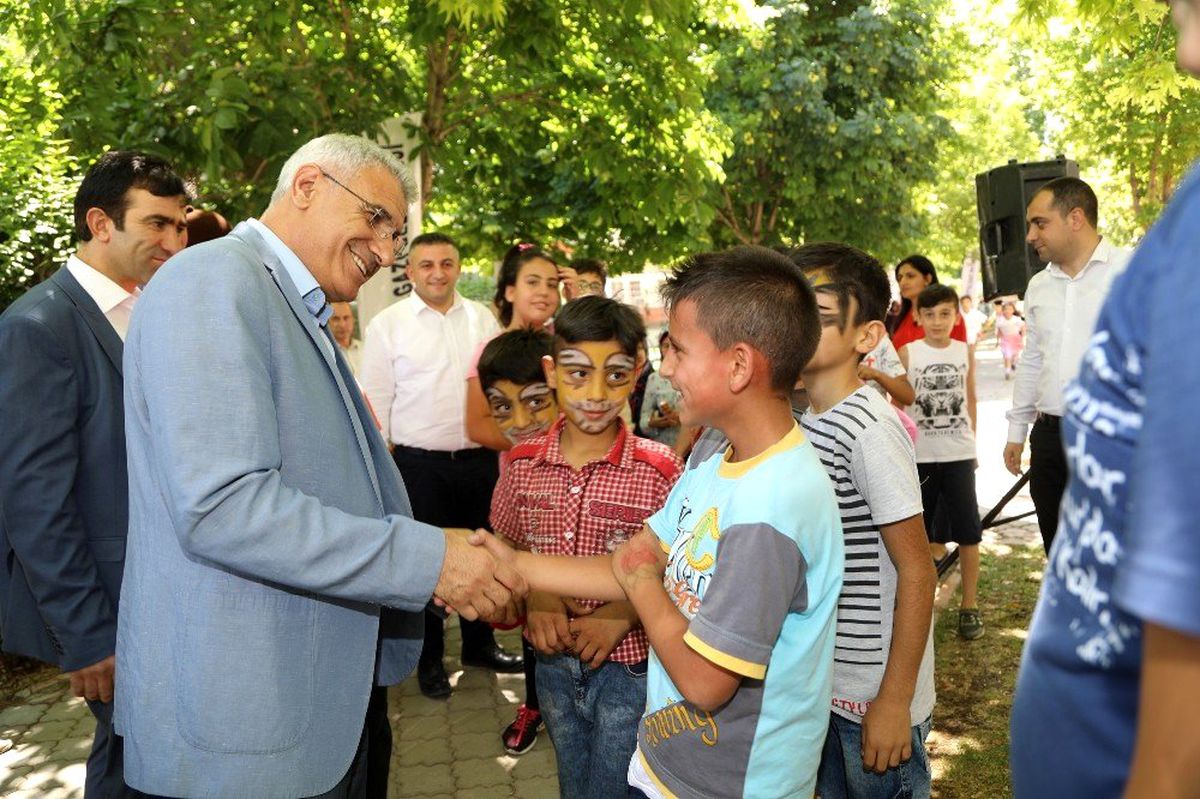 Başkan Güder çocuklarla bir araya geldi