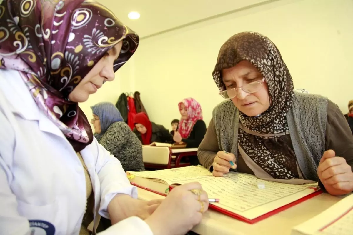 Bayanlardan Özgecan Kültür Merkezi\'ne yoğun ilgi