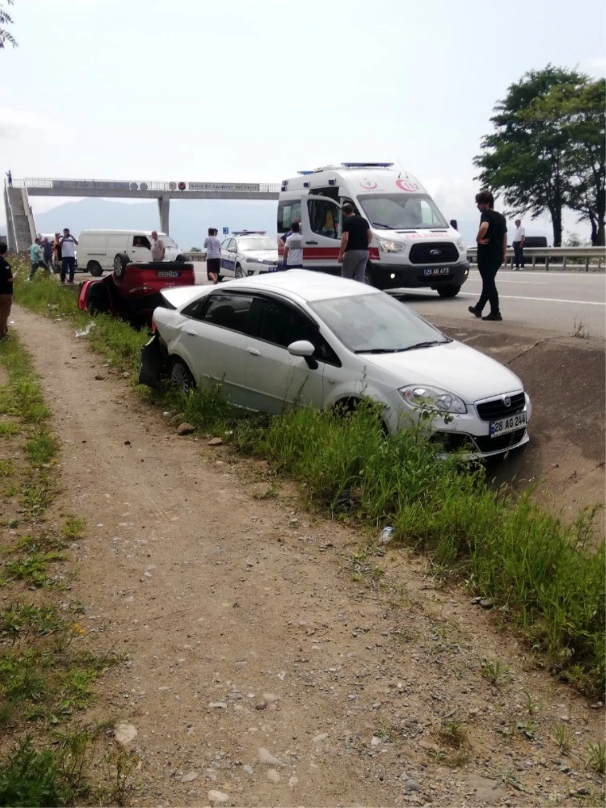 Giresun\'da iki otomobil çarpıştı kazası: 4 yaralı