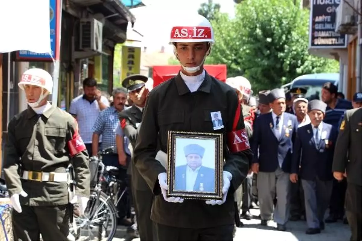 Kıbrıs gazisi, askeri törenle uğurlandı