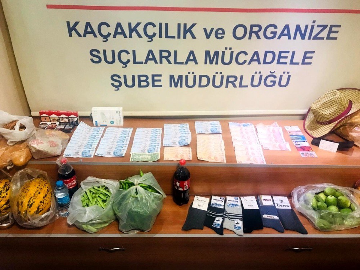 Piyasaya sahte para süren 2 kişi yakalandı