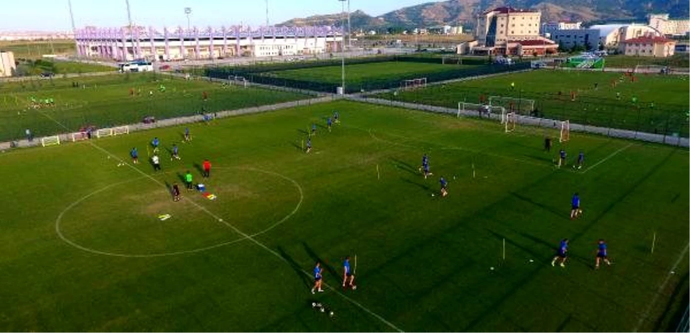 Afyonkarahisar, futbol kulüplerinin kamp merkezi oldu