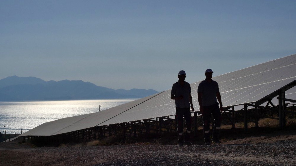 Akfen Yenilenebilir Enerji, Van Gölü kıyısındaki 3 güneş santralinde 37 MW\'lık kurulu güce ulaştı