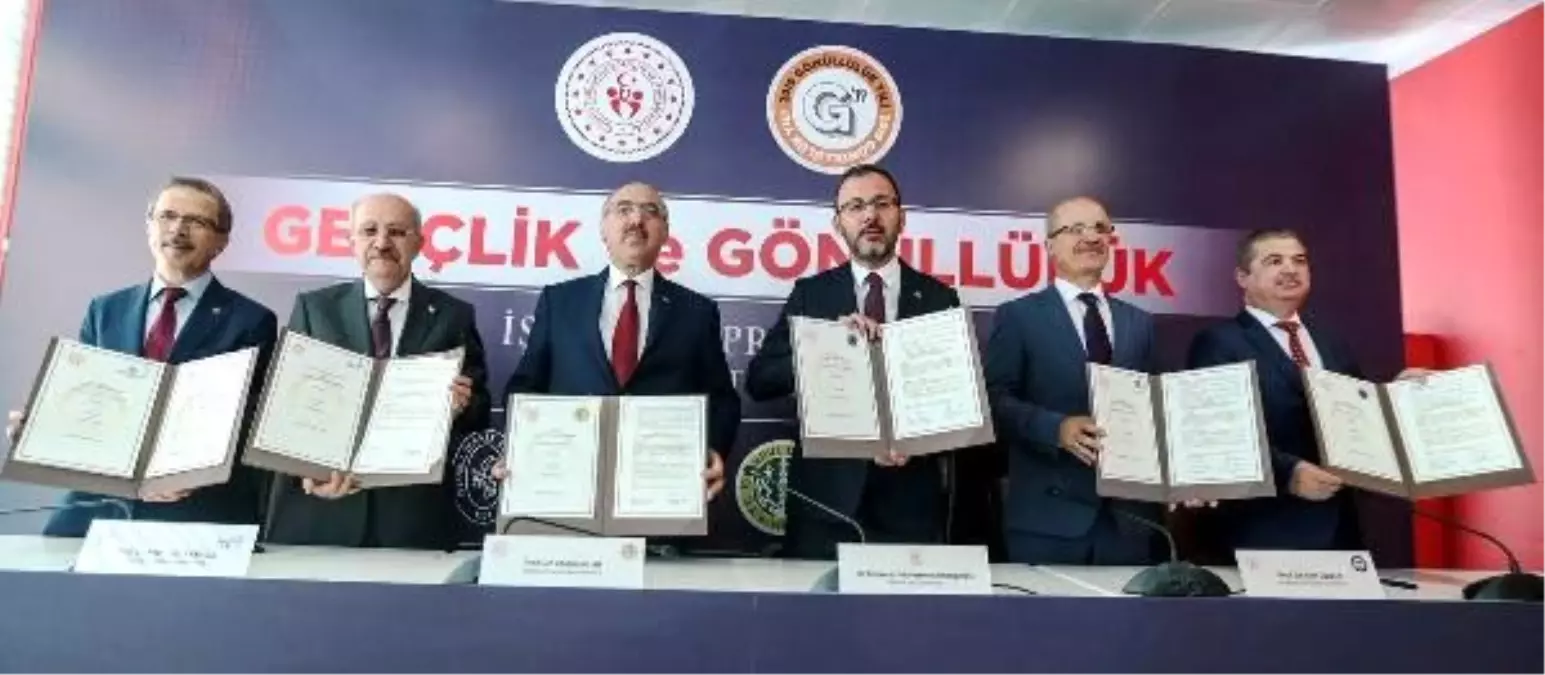 Bakan Kasapoğlu: Gençlerimizi zihinsel ve bedensel anlamda geliştirmek için çalışıyoruz