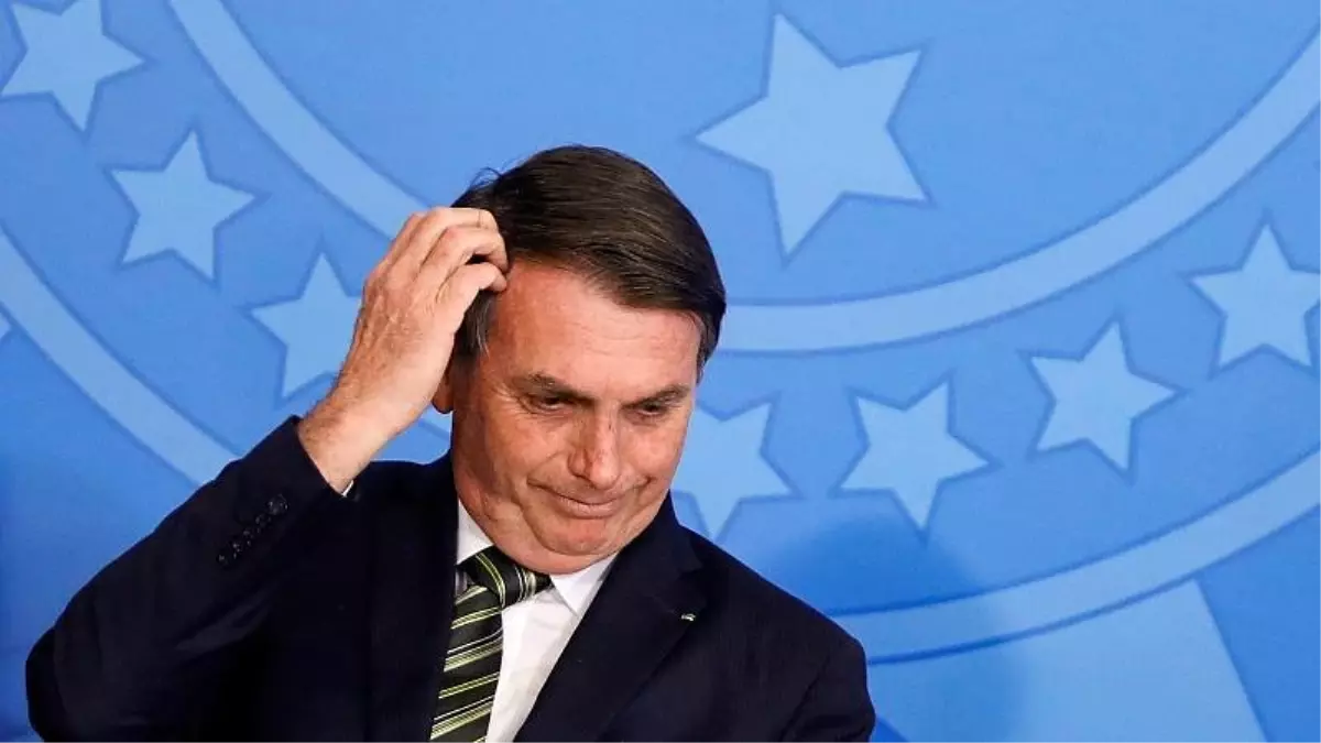 Brezilya Devlet Başkanı Bolsonaro Fransız Dışişleri Bakanı ile görüşmek yerine saçını kestirdi