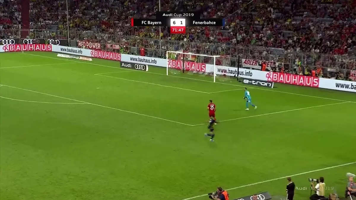 Bayern Münih Fenerbahçe maçında şok! Nabil Dirar sahayı terk etmeye çalıştı!