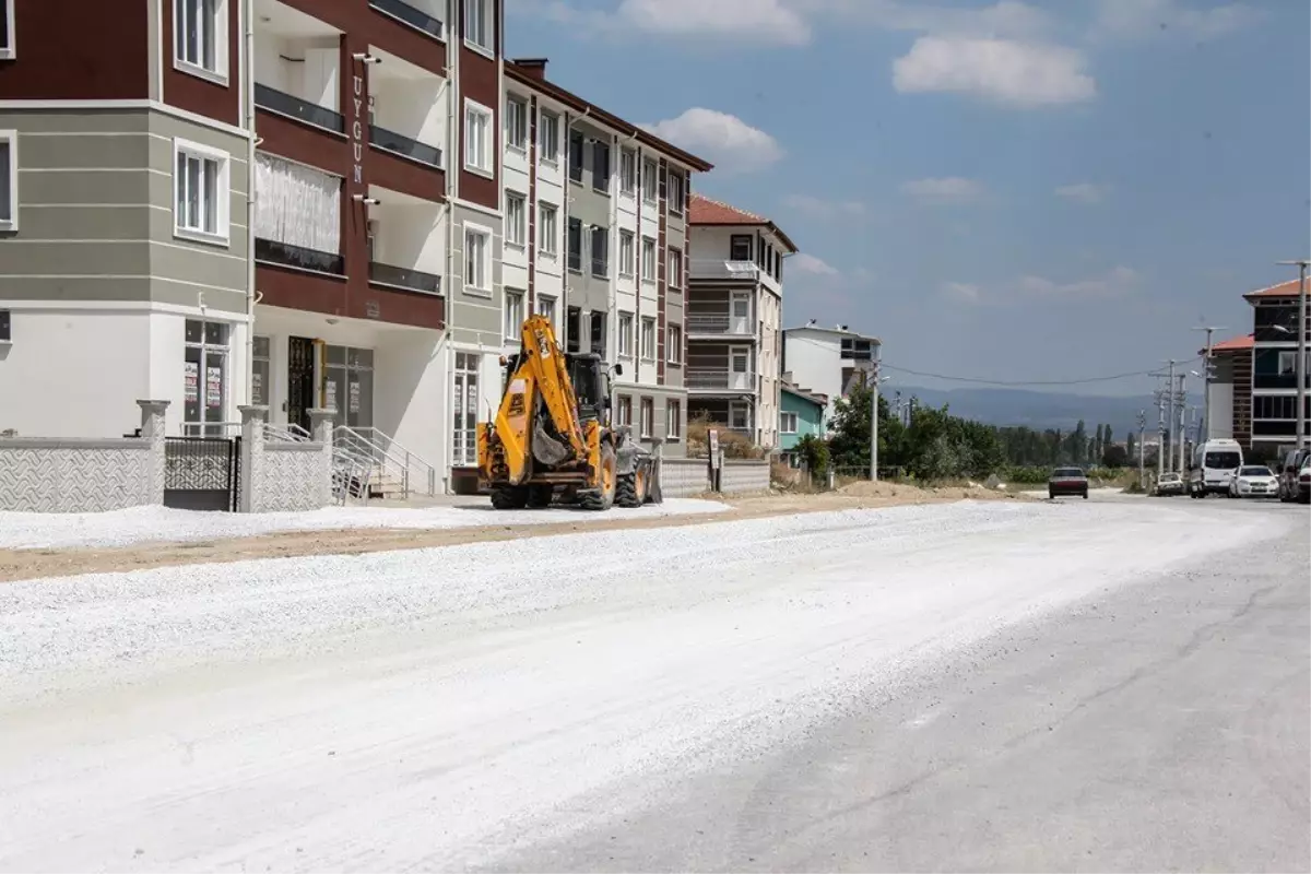 Dumlupınar Mahallesi\'nde yol çalışması