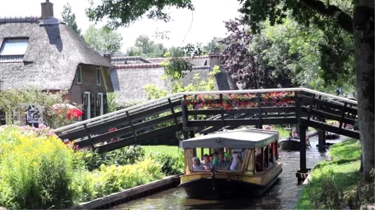 Hollanda\'nın Venedik\'i Giethoorn köyü