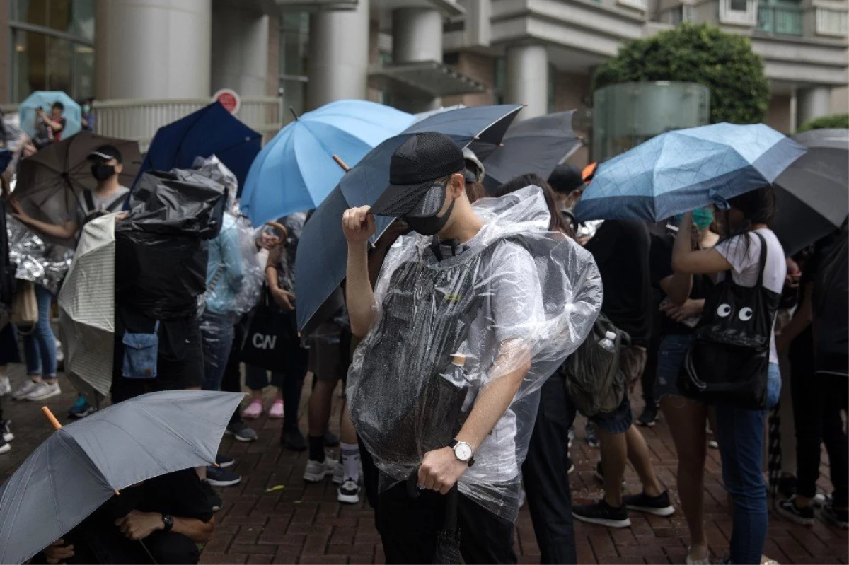Hong Kong\'da 44 protestocu hakim karşısında