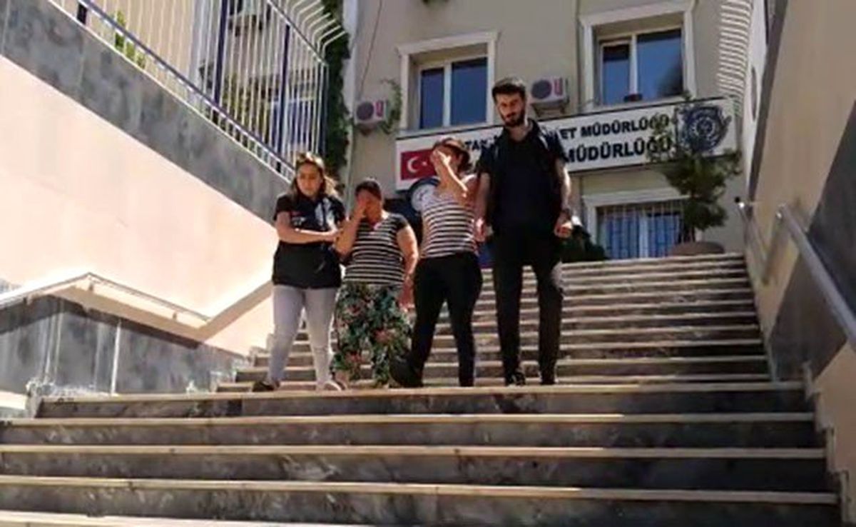 Kadıköy\'de girdikleri evlerden para ve ziynet eşyası çalan kadınlar yakalandı