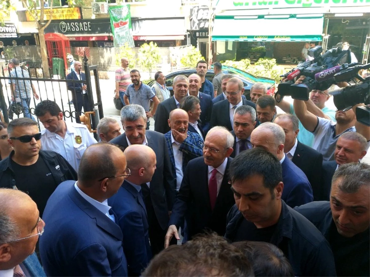 Kılıçdaroğlu,Türk-İş Genel Başkanı Atalay\'ı ziyaret etti