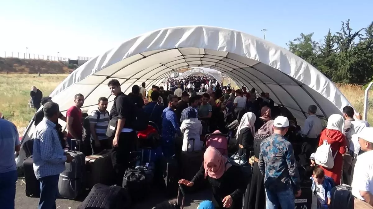 lkesine bayrama giden Suriyelilerin sayısı 12 bine ulaştı