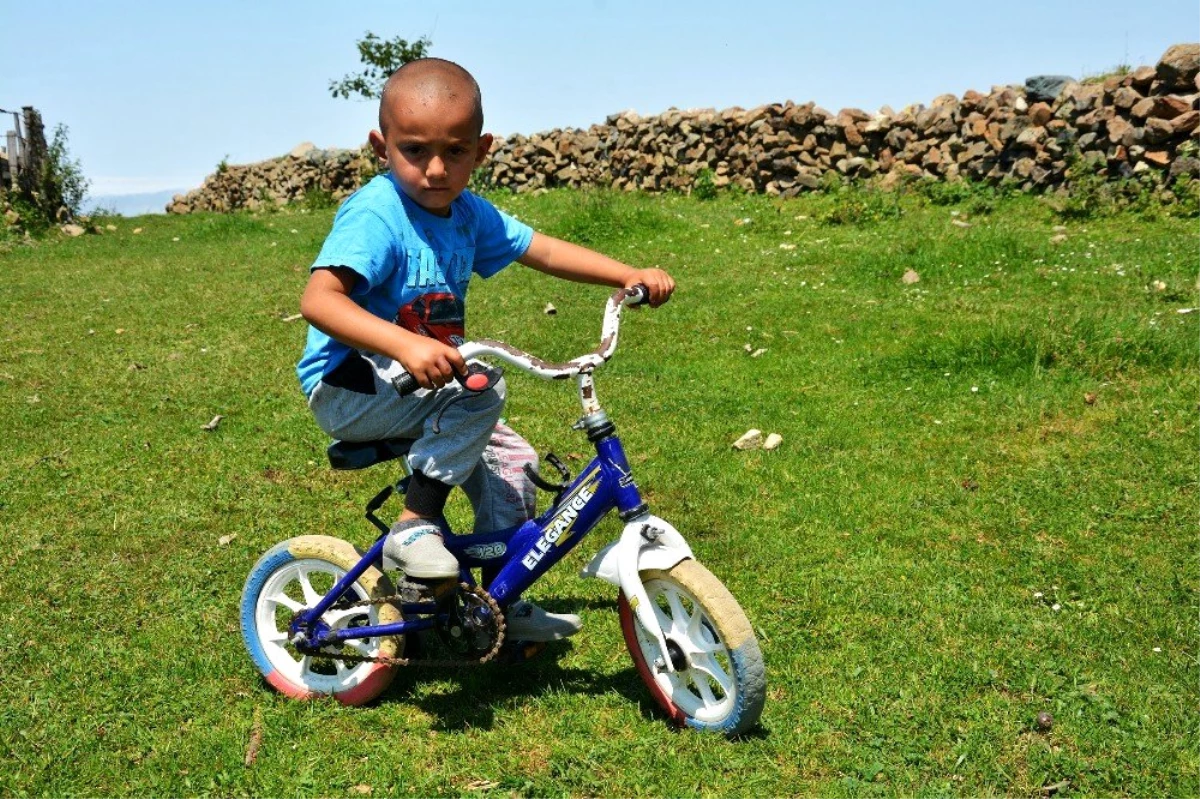 Minik Murat\'ın en büyük hayali yeni bir bisiklet