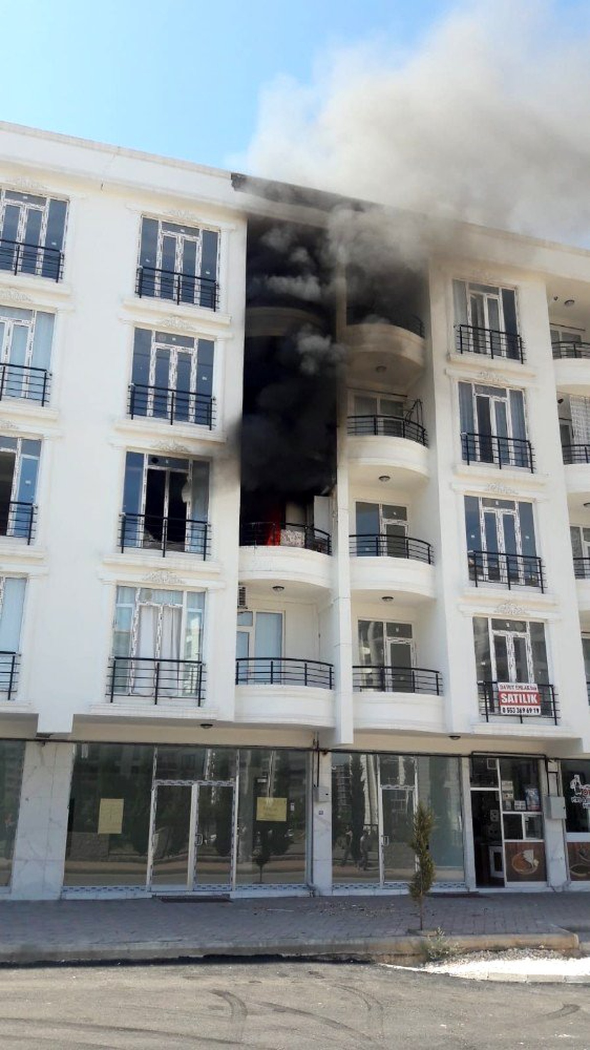 Patlayan klima motoru yangınına neden oldu
