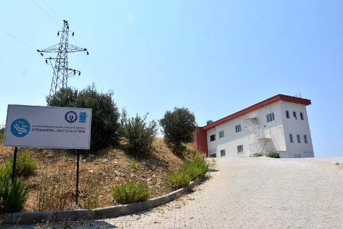 Rektör, hasta gibi gidip hizmet vermediğini gördüğü polikliniği kapattırdı