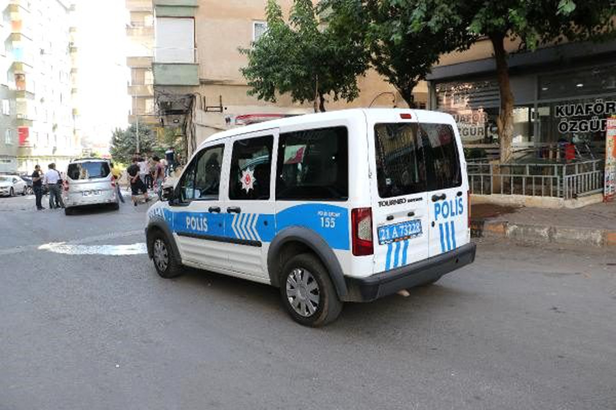 Sokakta dehşet; Çocuğun boğazından bıçakladığı çocuk öldü