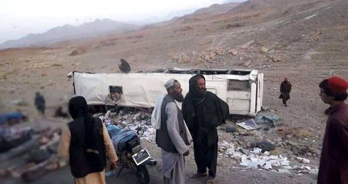 Afganistan\'da otobüse bombalı saldırı: 34 ölü, 17 yaralı