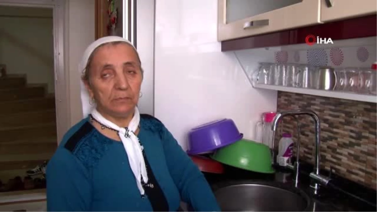Sultangazi\'de yaşlı kadını "Oğluna borcum var" yalanıyla dolandırdı