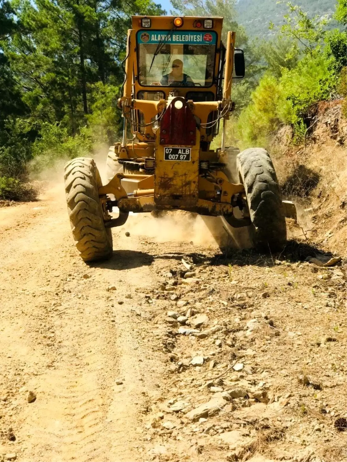 Alanya Belediyesinden yayla yollarına bakım