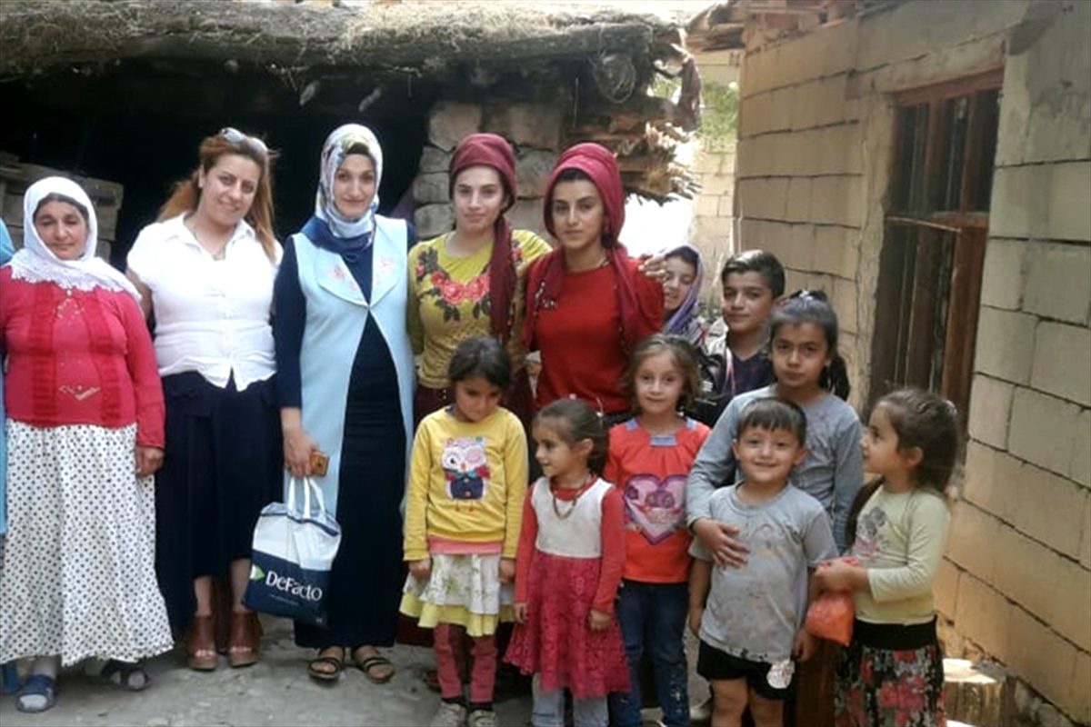 Çatak\'ta aileler, erken yaşta evliliğe karşı bilgilendiriliyor