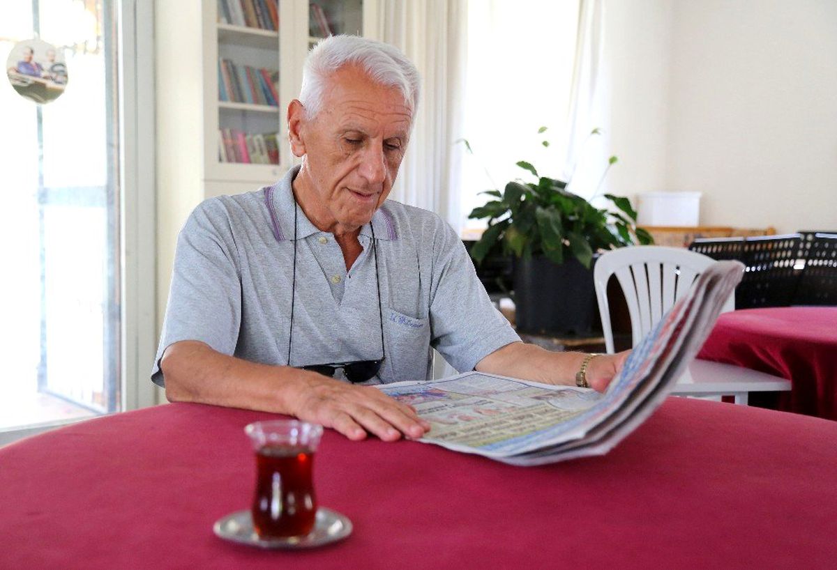 Emekliler, Mezitli Emekli Evinin keyfini çıkarıyor