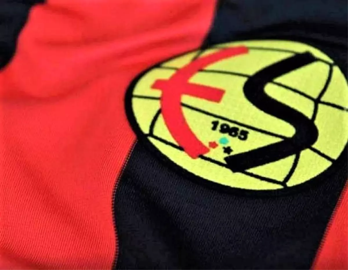 Eskişehirspor\'da antrenmana çıkmayan futbolculara ödeme yapıldı