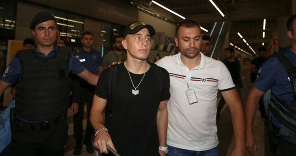 Galatasaray'ın yeni transferi Emre Mor formayı giydi!