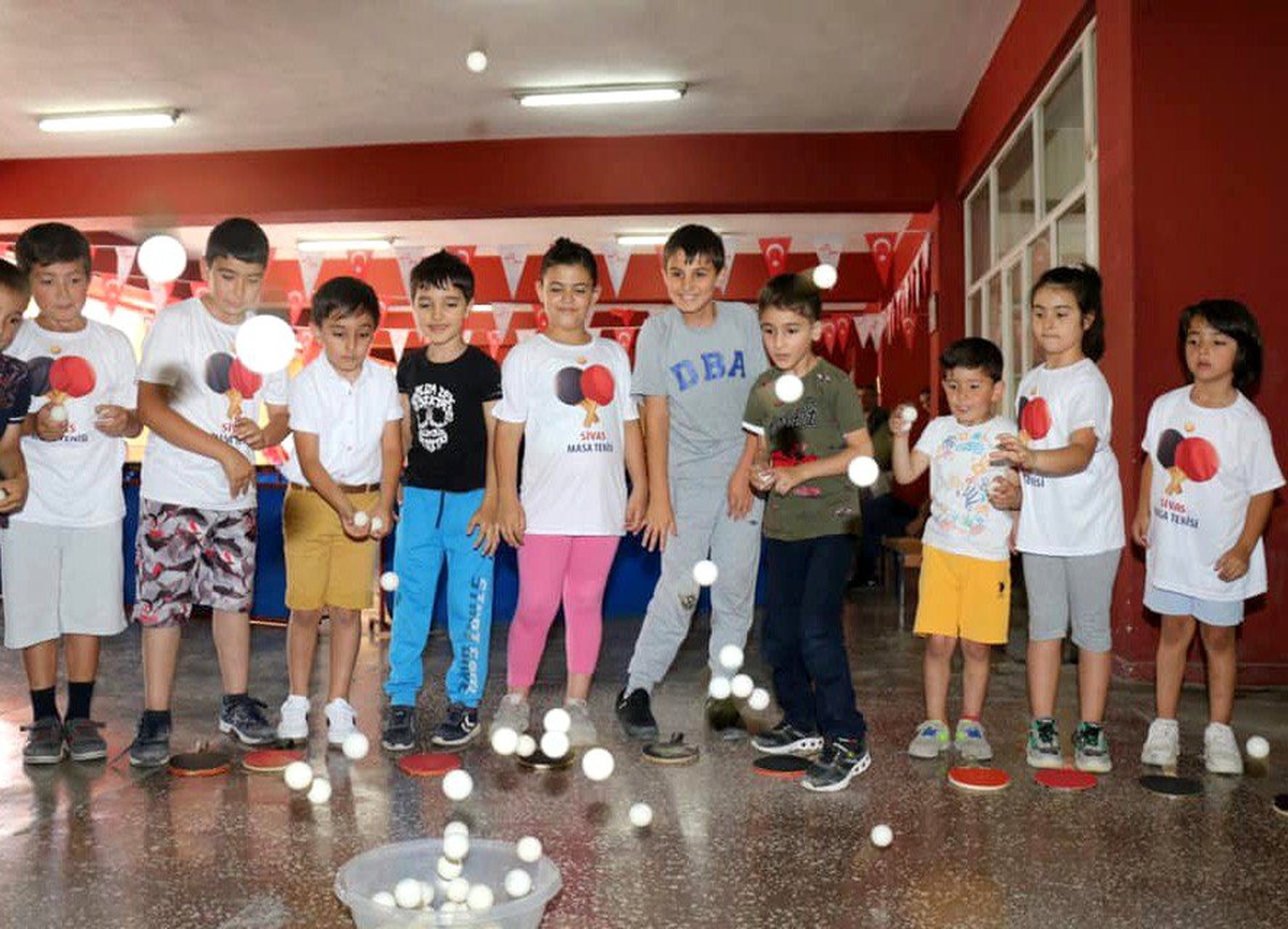 Günay Güzel: "Yaz Okulu dolu dolu geçiyor"
