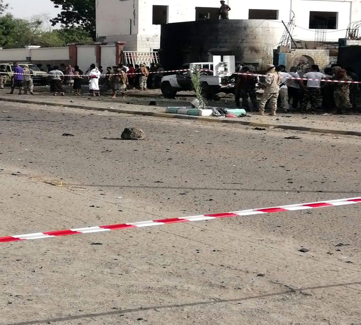 Husilerden Suudi Arabistan\'a balistik füze saldırısı