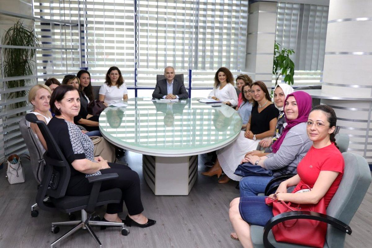 Kadın girişimciler Dr. Faruk Özlü ile bir araya geldi