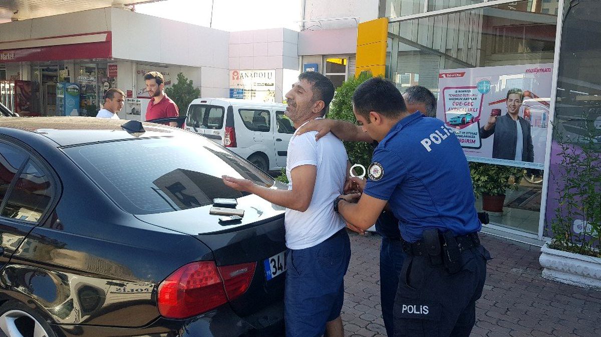 "Kayınpederimi öldüreceğim" dedi 2 arkadaşını rehin aldı