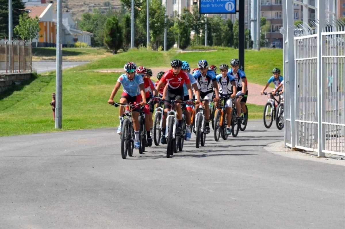 Kayserili bisikletçiler Türkiye Şampiyonası\'na hazır