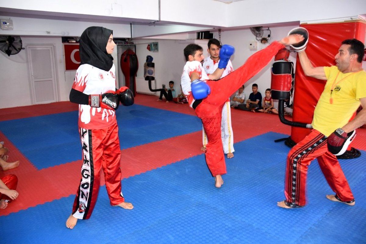 Kırıkkale\'deki kick boksçular uluslararası turnuvalarda Türkiye\'yi temsil edecek