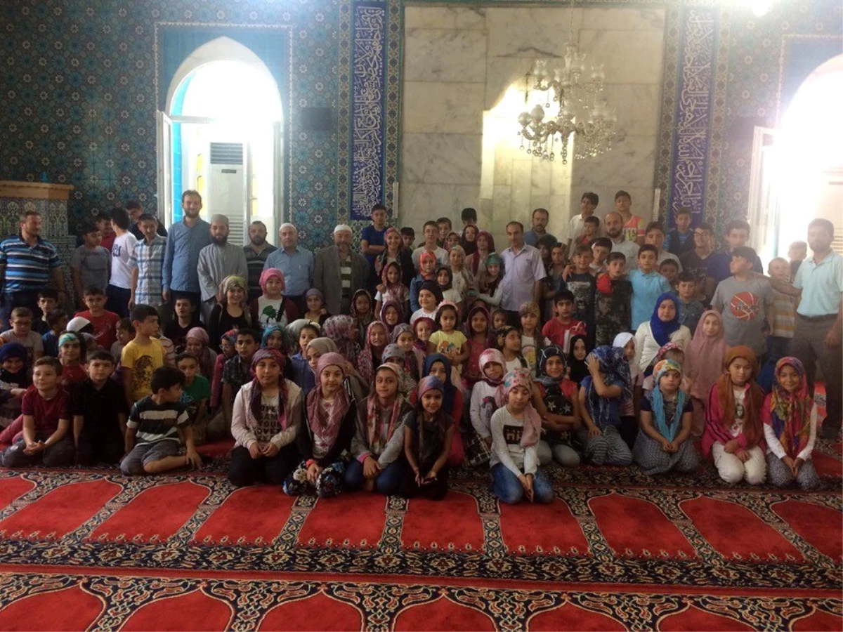 Kur\'an kursları öğrencileri ve velileri Kara Mustafa Paşa Camii\'nde bir araya geldi